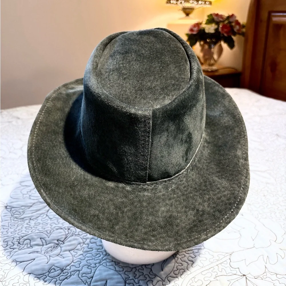 Walkabout Overlander Aussie Suede Leather Outback Hat Olive Green Size Small💛